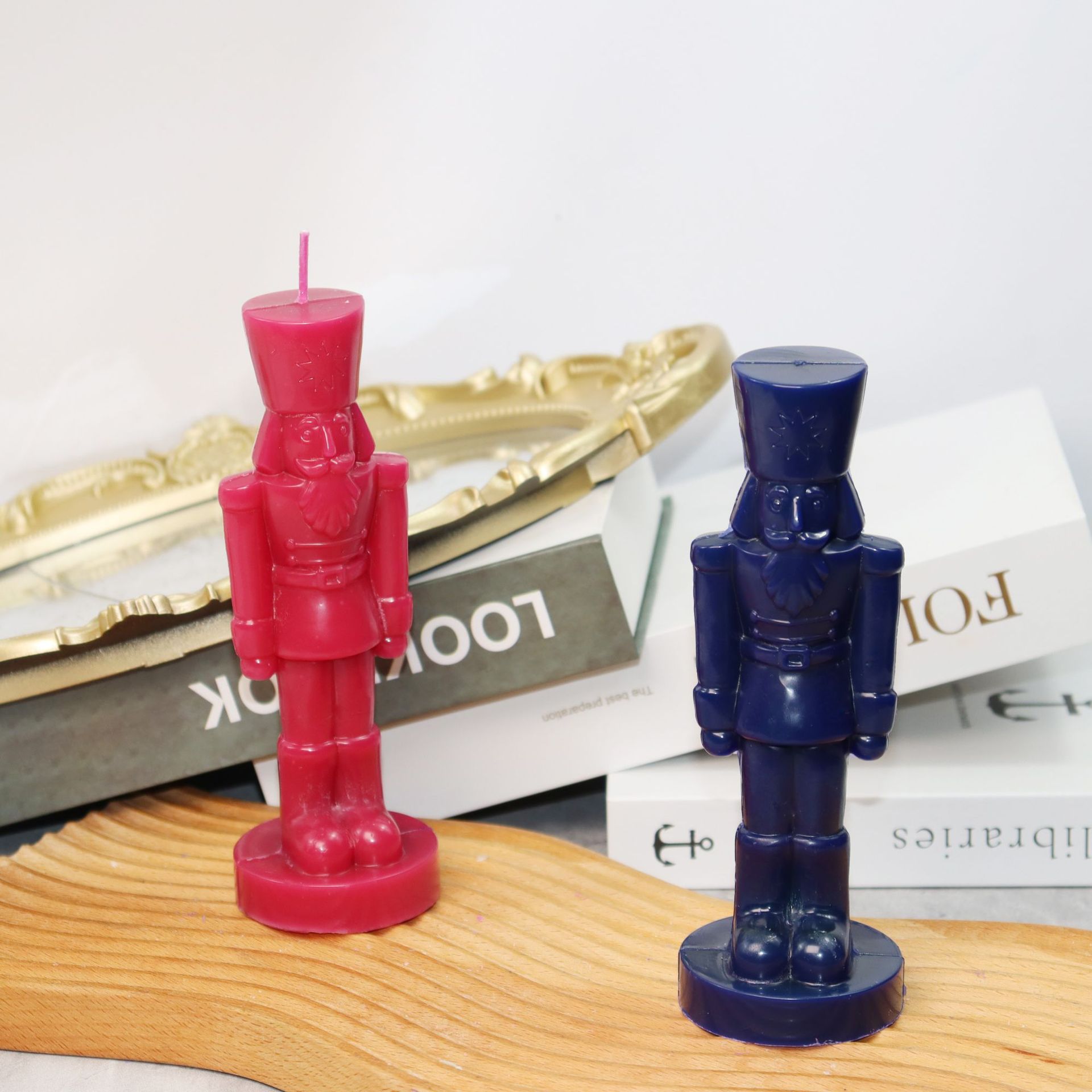 Large Nutcracker Soldier Plast - Soap Making Home 评论和价格